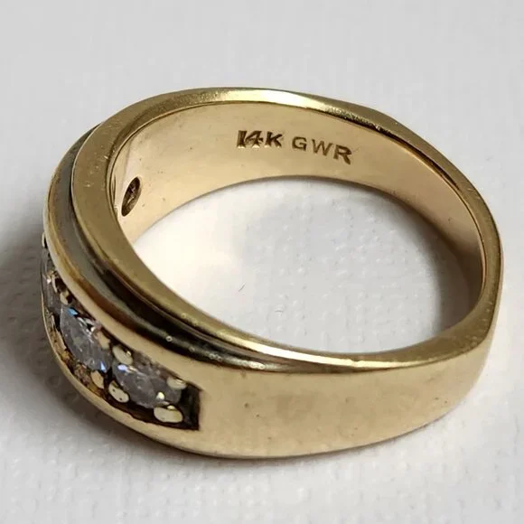 [SOLD] Vid Clip 9.38g 14k SOLID Gold Diamond Channel Set Ring Signed Sz 8 - Picture 6 of 13